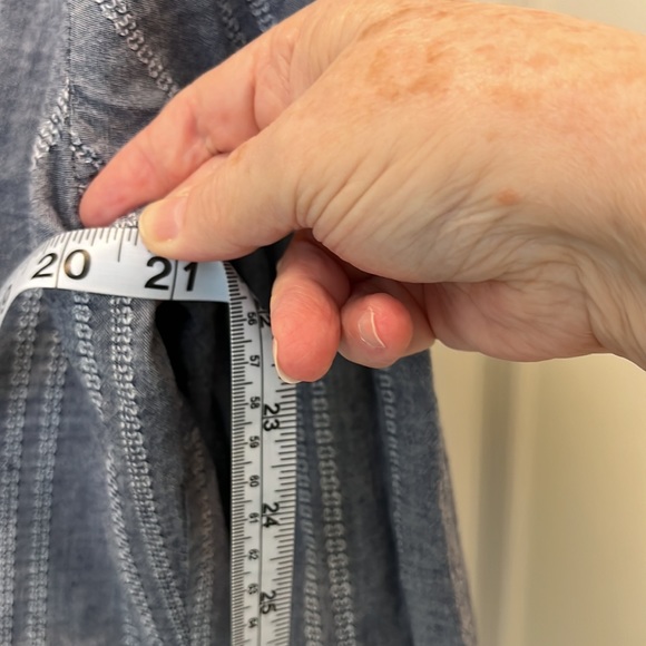 Size M Nurture ladies top. - Picture 5 of 6